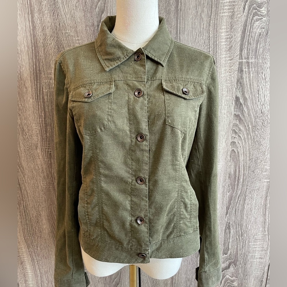MEC Army Green 53% HEMP Blend Button Up Jacket. Size 6